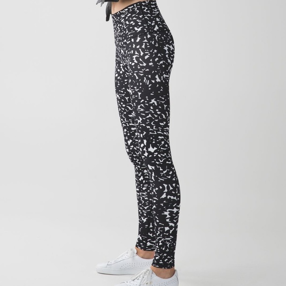 lululemon athletica Pants - Lululemon High Waisted Wunder Unders